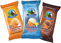 Мороженое пломбир в вафельном стакане...