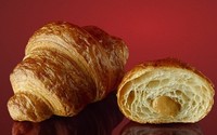 Круассан с карамельной начинкой замор...
