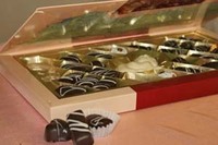 Шоколадные конфеты в картонной коробке