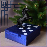 Игрушка на елку черная Лошадка